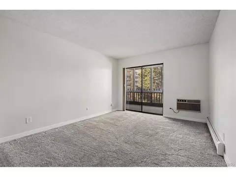 Living - 14152 E Linvale Pl #312, Aurora, CO 80014 photo 5 of 7