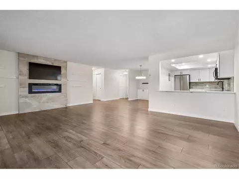 Living - 14152 E Linvale Pl #312, Aurora, CO 80014 photo 3 of 7