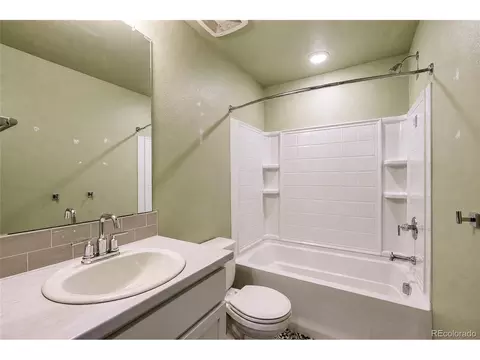 Bath - 603 Apex Trl, Ault, CO 80610 photo 4 of 4