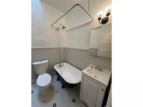 Bath - 135 Exposition Ave, Denver, CO 80209 photo 1 of 1