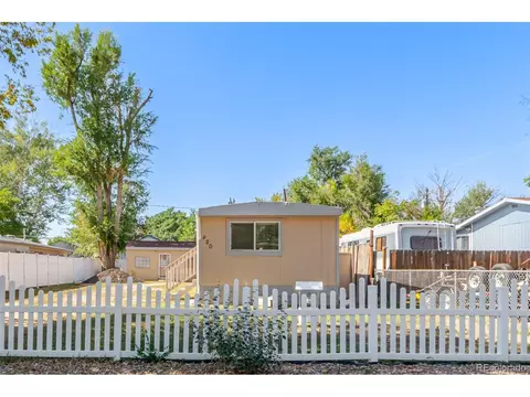 420 Willow Dr, Lochbuie, CO 80603