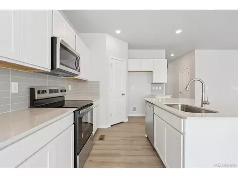 25022 E 34th Pl, Aurora, CO 80019 photo 9