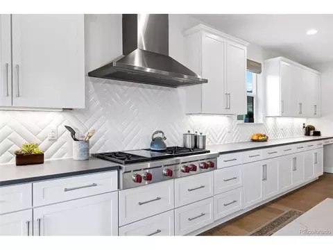 Kitchen - 9625 Viewside Dr, Lone Tree, CO 80124 photo 4 of 5