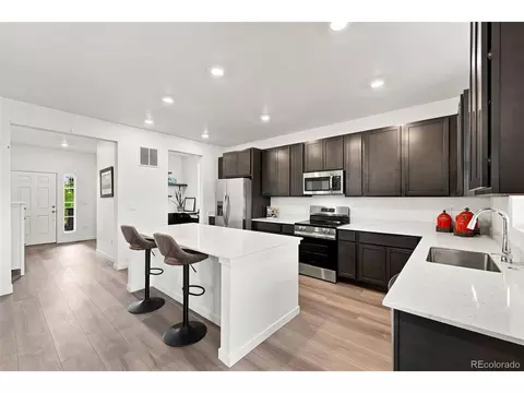 2144 S Fultondale Ct, Aurora, CO 80018
