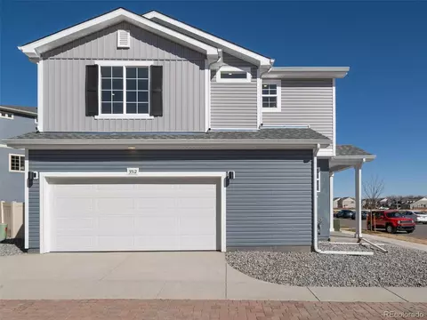22182 E 38th Pl, Aurora, CO 80019