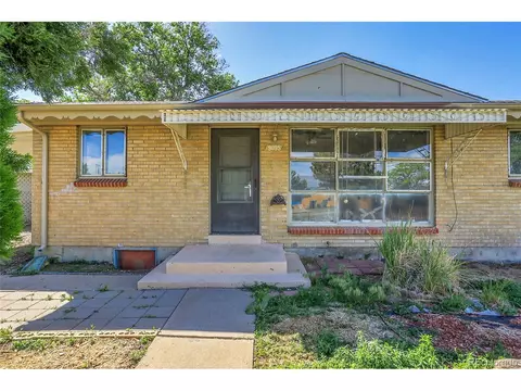 9095 Beechwood Dr, Thornton, CO 80229