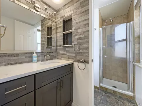 Bath - 7340 Teller St, Arvada, CO 80003 photo 3 of 3