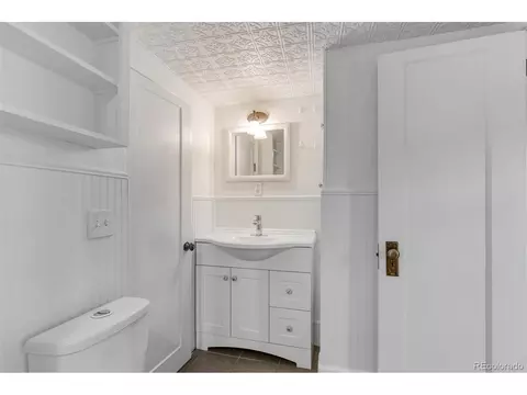 Bath - E Third St, Salida, CO 81201 photo 2 of 4