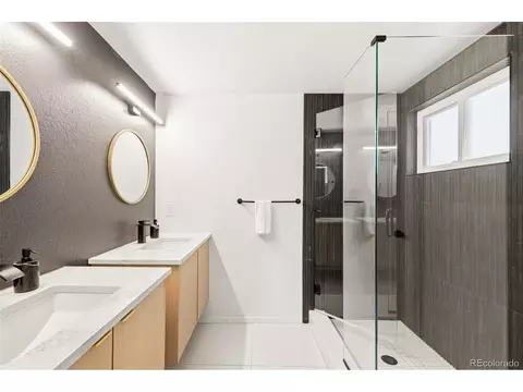 Bath - 4530 E 13th Ave, Denver, CO 80220 photo 4 of 5