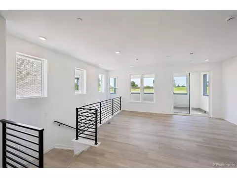 Living - Undisclosed, Centennial, CO 80112 photo 1 of 4