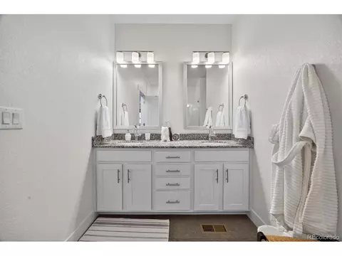 Bath - 10076 E 63rd Ave, Denver, CO 80238 photo 1 of 4