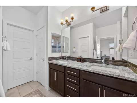 Bath - 19518 E Sunset Cir, Centennial, CO 80015 photo 5 of 6