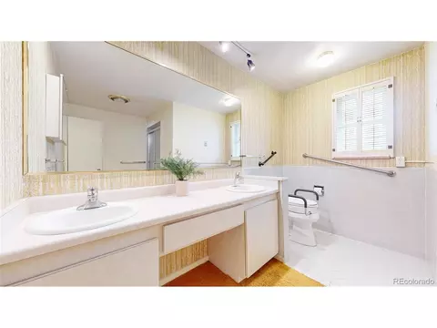 Bath - 5832 E Ithaca Pl, Denver, CO 80237 photo 3 of 8