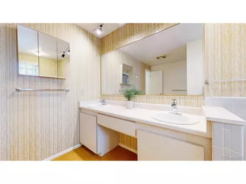Bath - 5832 E Ithaca Pl, Denver, CO 80237 photo 4 of 8