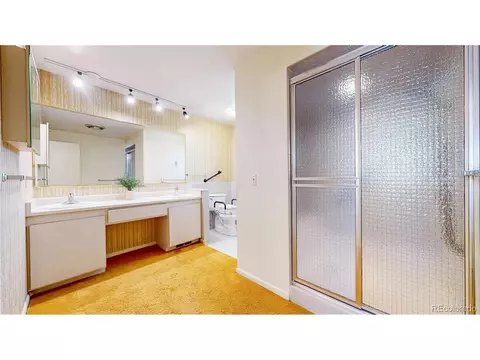 Bath - 5832 E Ithaca Pl, Denver, CO 80237 photo 2 of 8