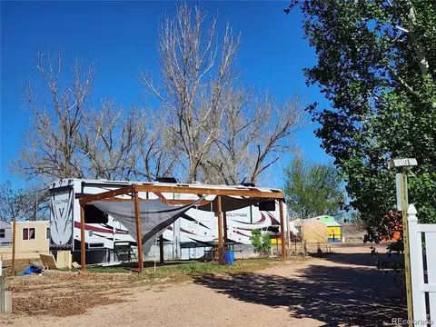 113 Cherokee Rd, Weldona, CO 80657