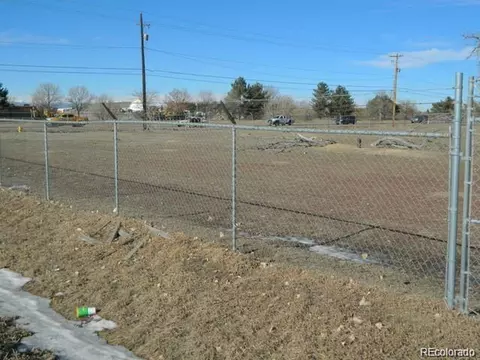 2252 Tower Rd, Aurora, CO 80011 photo 4