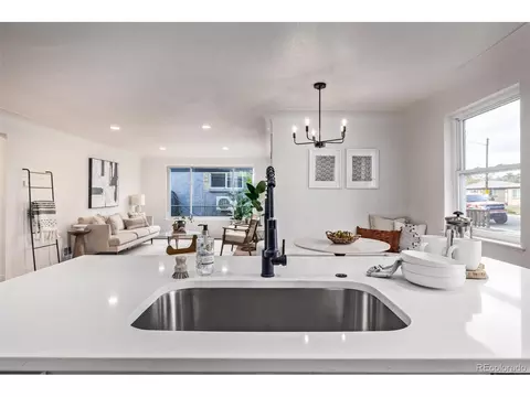 5550 E Thrill Pl, Denver, CO 80207 photo 13