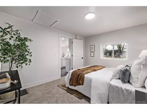 5550 E Thrill Pl, Denver, CO 80207 photo 18