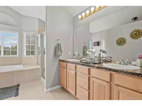 Bath - 8739 Triple Crown Dr, Longmont, CO 80504 photo 2 of 5