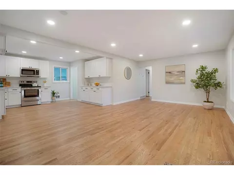 6921 Avrum Dr, Denver, CO 80221 photo 4