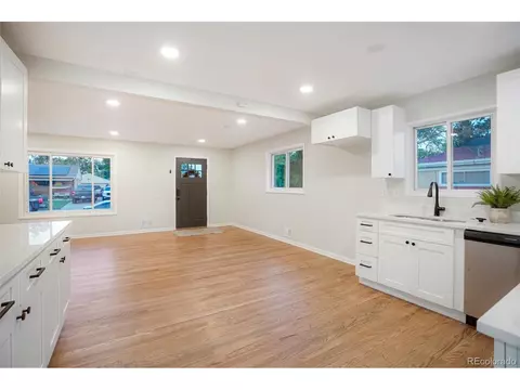 6921 Avrum Dr, Denver, CO 80221 photo 3