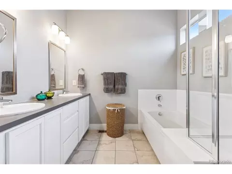 Bath - 8785 E 55th Ave, Denver, CO 80238 photo 2 of 8