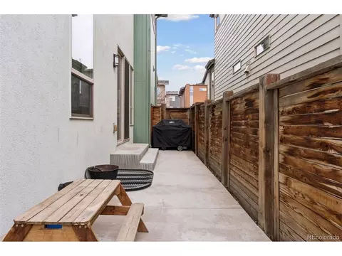Exterior - 8785 E 55th Ave, Denver, CO 80238 photo 4 of 6