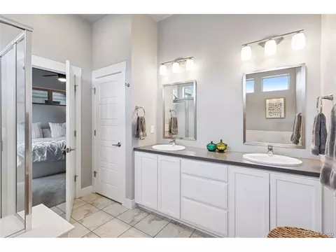 Bath - 8785 E 55th Ave, Denver, CO 80238 photo 3 of 8