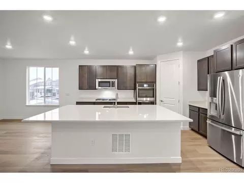 Kitchen - 24704 E Kettle Ct, Aurora, CO 80016 photo 2 of 2