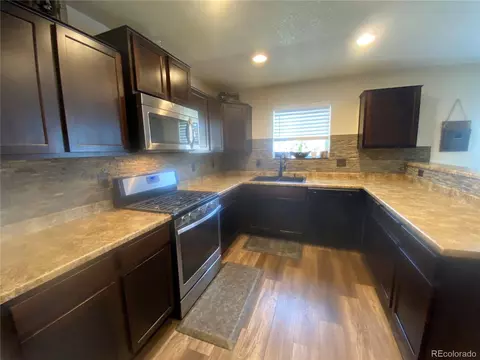 47355 Iris Ave, Bennett, CO 80102 photo 5