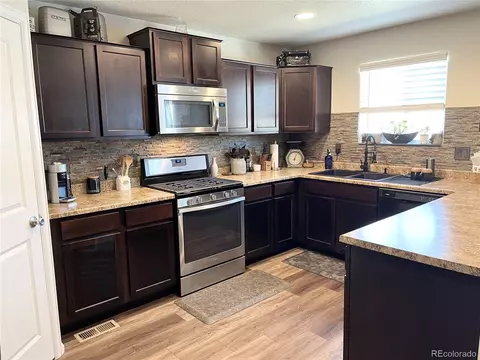 47355 Iris Ave, Bennett, CO 80102 photo 3
