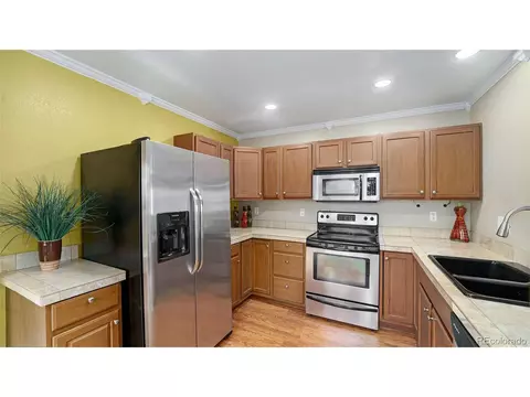 5015 E 100th Dr, Thornton, CO 80229 photo 2