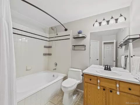 Bath - 14296 E Whitaker Pl #111, Aurora, CO 80015 photo 1 of 4