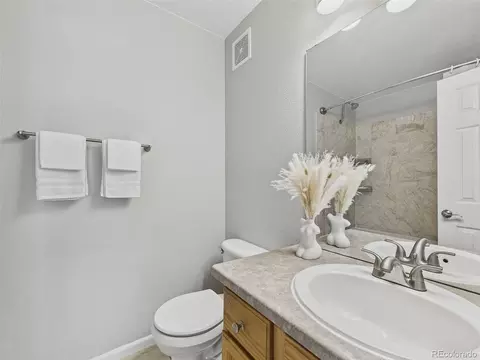 Bath - 14296 E Whitaker Pl #111, Aurora, CO 80015 photo 4 of 4
