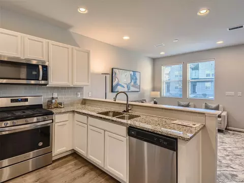 16171 E Warner Pl, Denver, CO 80239 photo 9
