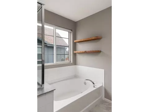 Bath - 8177 E 53rd Dr, Denver, CO 80238 photo 4 of 6