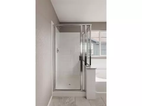 Bath - 8177 E 53rd Dr, Denver, CO 80238 photo 3 of 6