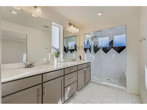 Bath - 22238 E 45th Pl, Aurora, CO 80019 photo 2 of 5