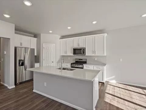 740 N Shawnee St, Aurora, CO 80018