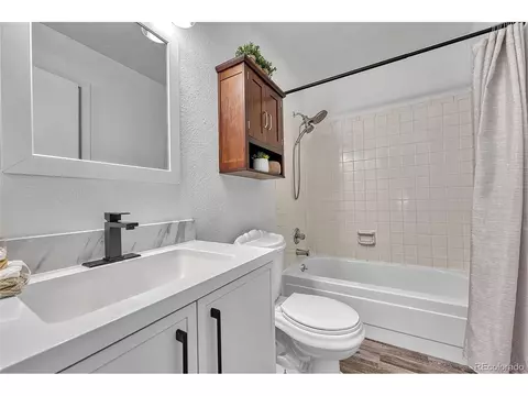 Bath - 4726 S Taft St, Morrison, CO 80465 photo 2 of 3