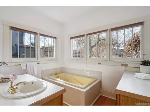 2541 Cherry St, Denver, CO 80207 photo 17