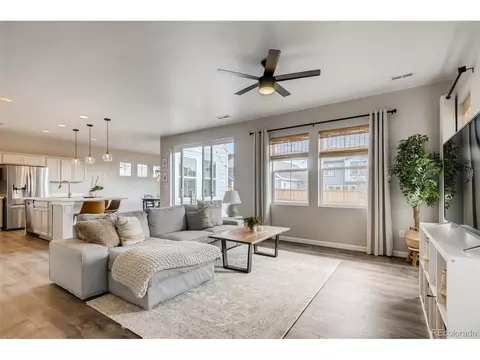 27818 E 8th Ave, Aurora, CO 80018 photo 6