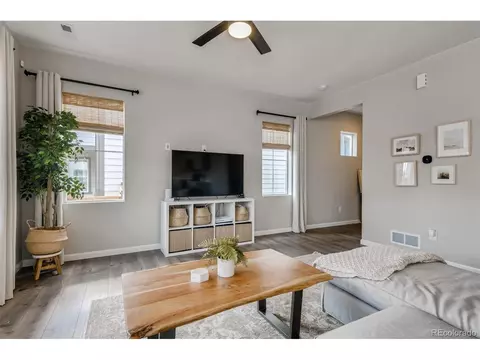 27818 E 8th Ave, Aurora, CO 80018 photo 9