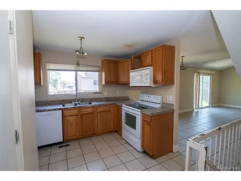 4554 Sable St, Denver, CO 80239 photo 9