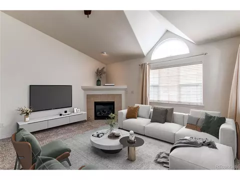 18479 E Columbia Cir, Aurora, CO 80013