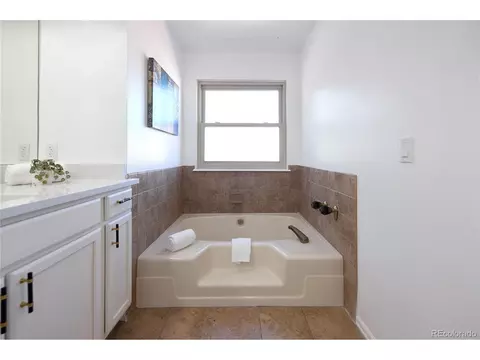 Bath - 16075 E Lehigh Cir, Aurora, CO 80013 photo 5 of 7