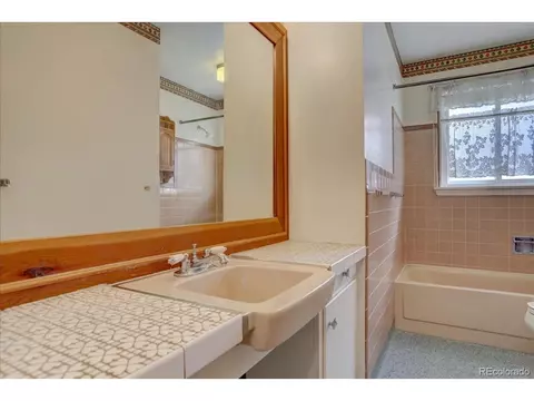 10901 E 6th Pl, Aurora, CO 80010 photo 12