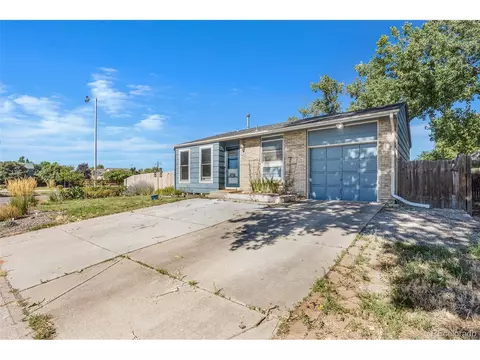 5103 Sable St, Denver, CO 80239 photo 2