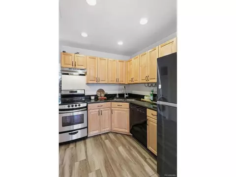 Kitchen - 63 S Sable Blvd #E21, Aurora, CO 80012 photo 2 of 5